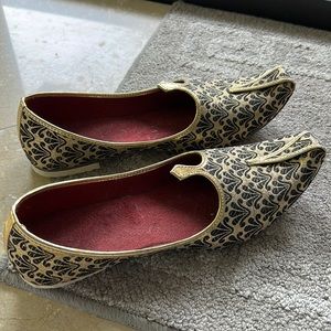 Men’s Indian slip on genie shoes